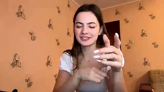 Snapshot of CharlenaFeoli chatting on April 2026 04:41:01 PM CharlenaFeoli online show from April 2026 04:41:01 PM