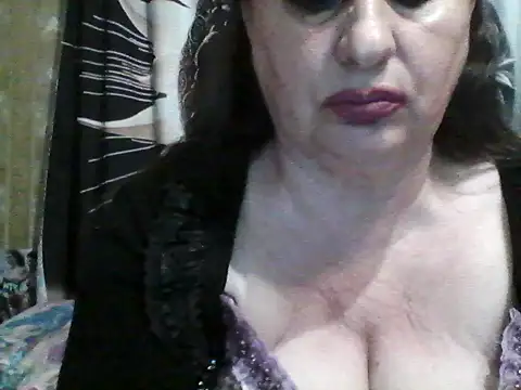 Snapshot of LoaqLovew chatting on May 2026 04:04:02 PM LoaqLovew online show from May 2026 04:04:02 PM