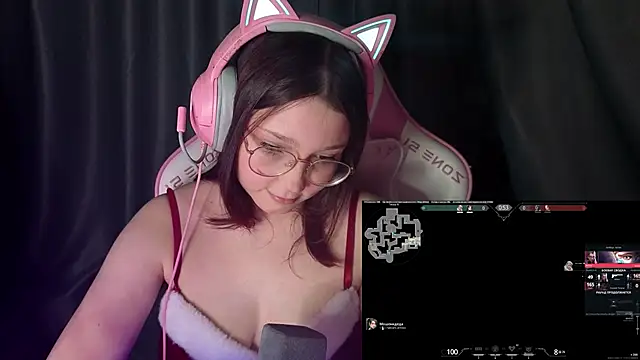 Snapshot of PinkiiAura chatting on April 2026 08:03:02 PM PinkiiAura online show from April 2026 08:03:02 PM