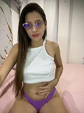 Snapshot of oriana_sweet chatting on May 2026 06:27:01 PM oriana sweet online show from May 2026 06:27:01 PM