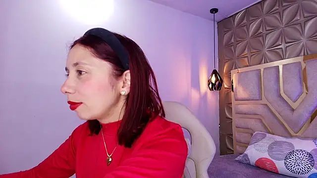 Snapshot of stephaniesun_ chatting on May 2026 12:11:01 PM stephaniesun online show from May 2026 12:11:01 PM