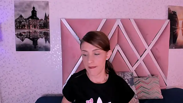 Snapshot of Nicoll_89 chatting on April 2026 12:07:02 PM Nicoll 89 online show from April 2026 12:07:02 PM