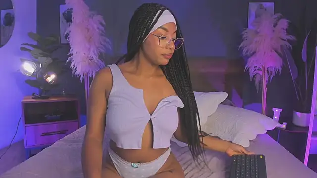 Lynncute online show from June 2026 04:12:01 AM