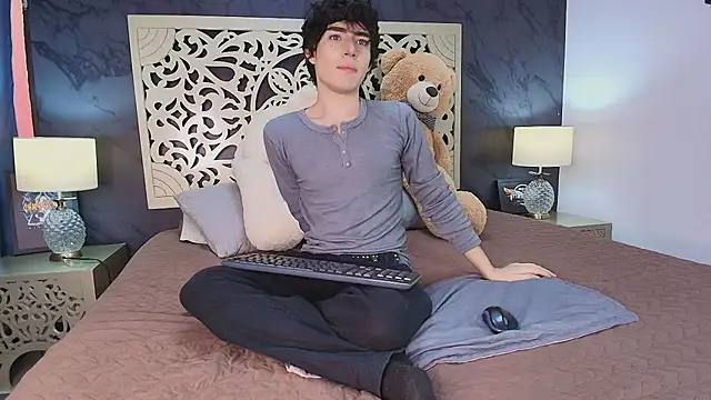 Snapshot of DemonFoxx chatting on April 2026 01:17:01 PM DemonFoxx online show from April 2026 01:17:01 PM