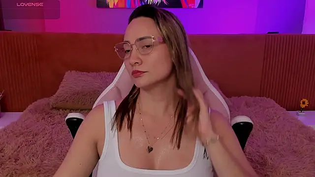 Snapshot of princess_anny5 chatting on June 2026 05:17:02 AM princess anny5 online show from June 2026 05:17:02 AM