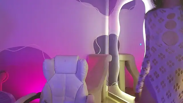 Snapshot of Aeritta_Nova chatting on April 2026 02:30:01 PM Aeritta Nova online show from April 2026 02:30:01 PM