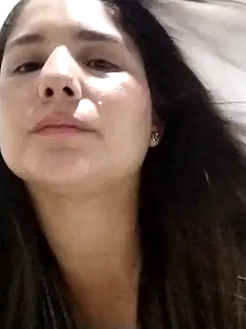 Snapshot of Hellenkitty chatting on April 2026 01:40:01 AM Hellenkitty online show from April 2026 01:40:01 AM