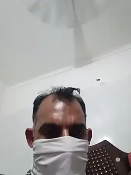 Snapshot of jiglu007 chatting on April 2026 05:37:01 PM jiglu007 online show from April 2026 05:37:01 PM