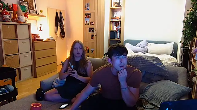 Snapshot of Goldensummar chatting on April 2026 08:54:02 PM Goldensummar online show from April 2026 08:54:02 PM