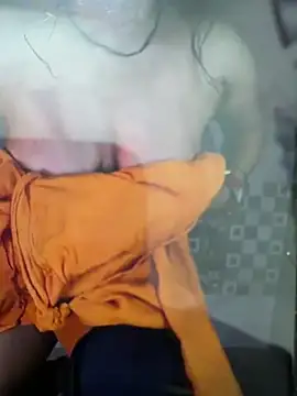 Snapshot of yyyyyooorrrwww chatting on April 2026 05:48:02 PM yyyyyooorrrwww online show from April 2026 05:48:02 PM