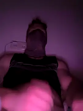 Snapshot of Ben2121- chatting on April 2026 11:39:02 PM Ben2121- online show from April 2026 11:39:02 PM