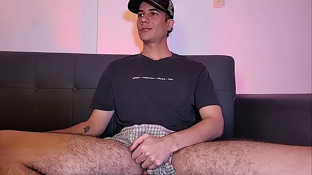 Snapshot of Derek_stud_ chatting on April 2026 04:05:02 AM Derek stud online show from April 2026 04:05:02 AM