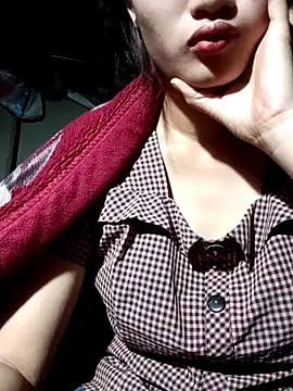Snapshot of Rosie_LoveUU chatting on May 2026 01:32:02 AM Rosie LoveUU online show from May 2026 01:32:02 AM
