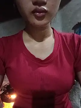 Snapshot of Rosie_LoveUU chatting on June 2026 11:00:01 PM Rosie LoveUU online show from June 2026 11:00:01 PM