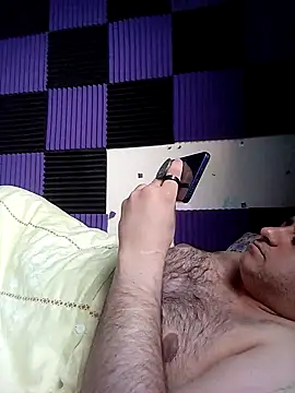 Snapshot of bearfilms chatting on April 2026 04:46:02 AM bearfilms online show from April 2026 04:46:02 AM