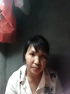 Snapshot of Beola-mi chatting on April 2026 12:29:02 PM Beola-mi online show from April 2026 12:29:02 PM