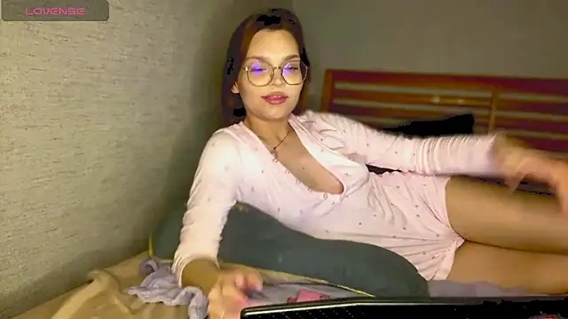 Snapshot of TessaLust_ chatting on May 2026 08:03:02 PM TessaLust online show from May 2026 08:03:02 PM