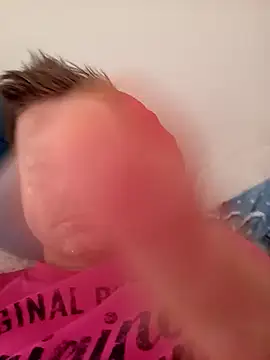 Snapshot of Tomino555 chatting on April 2026 12:29:02 PM Tomino555 online show from April 2026 12:29:02 PM