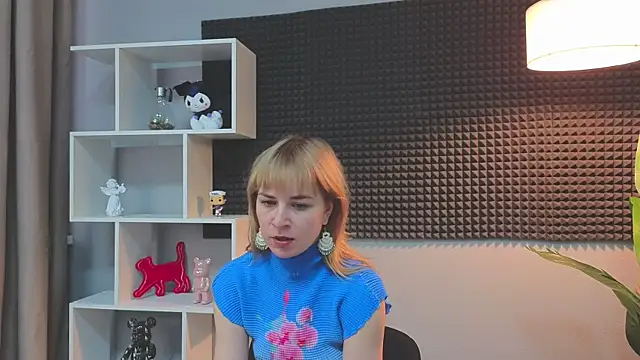 Snapshot of AstrixorLune chatting on April 2026 01:41:02 PM AstrixorLune online show from April 2026 01:41:02 PM