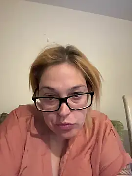SecretRavenXO online show from May 2026 12:18:01 AM