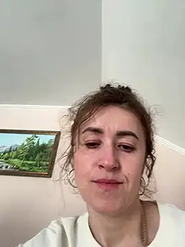 Snapshot of Avokadoo chatting on April 2026 03:09:01 PM Avokadoo online show from April 2026 03:09:01 PM