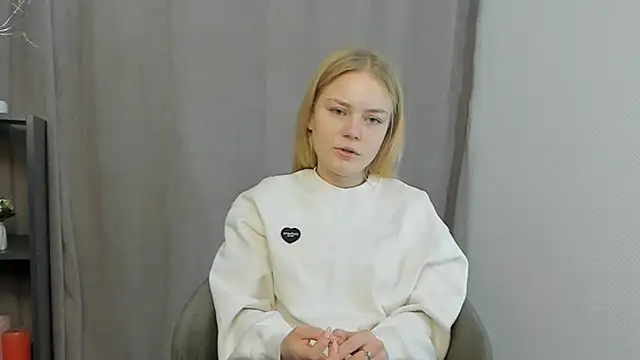 Snapshot of LavonaMadlem chatting on April 2026 09:40:01 AM LavonaMadlem online show from April 2026 09:40:01 AM