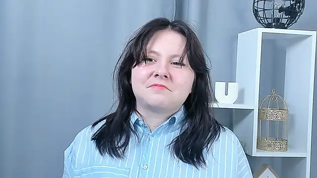 Snapshot of MaliaDemus chatting on April 2026 12:18:02 PM MaliaDemus online show from April 2026 12:18:02 PM