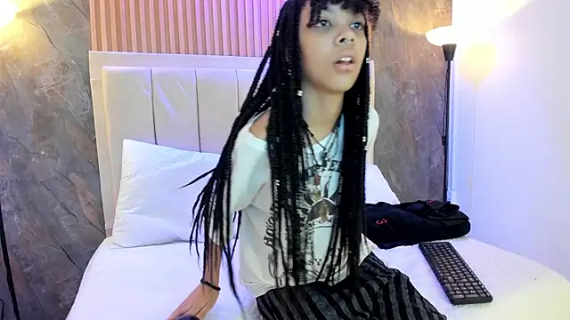 Snapshot of alice_rossi4 chatting on May 2026 12:21:02 PM alice rossi4 online show from May 2026 12:21:02 PM