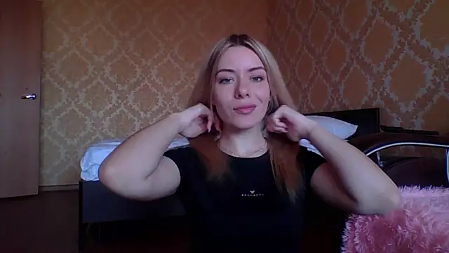 Snapshot of Softy_Aura_ chatting on May 2026 07:14:02 AM Softy Aura online show from May 2026 07:14:02 AM