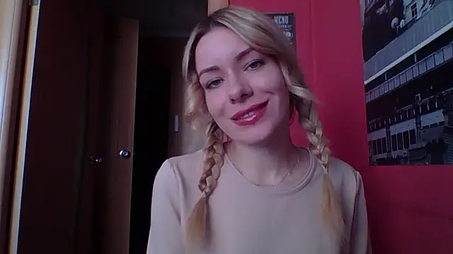 Snapshot of Softy_Aura_ chatting on May 2026 11:40:01 AM Softy Aura online show from May 2026 11:40:01 AM