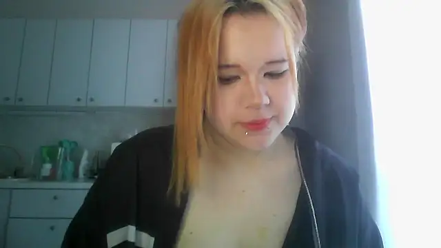 Snapshot of Amanda_Mia_ chatting on June 2026 07:51:01 AM Amanda Mia online show from June 2026 07:51:01 AM