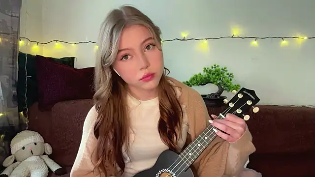 Snapshot of AlberthaBudd chatting on April 2026 08:01:01 AM AlberthaBudd online show from April 2026 08:01:01 AM