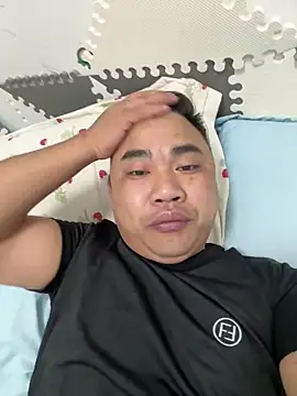 Snapshot of heren01 chatting on April 2026 07:11:02 PM heren01 online show from April 2026 07:11:02 PM