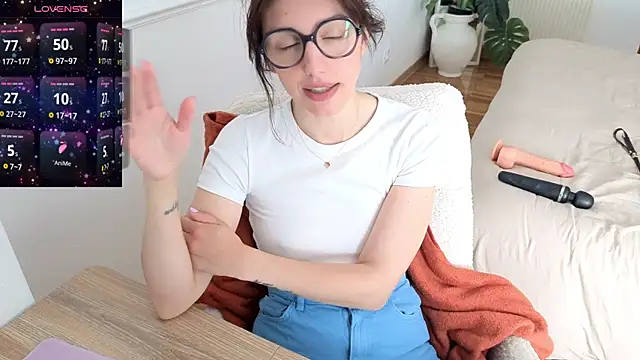 Snapshot of charlieangella chatting on April 2026 06:55:02 AM charlieangella online show from April 2026 06:55:02 AM