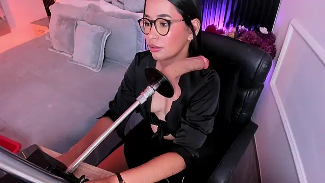 Snapshot of Alessiaspice chatting on July 2026 04:48:02 AM Alessiaspice online show from July 2026 04:48:02 AM
