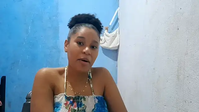 Snapshot of thamiresmiranda chatting on April 2026 01:49:02 PM thamiresmiranda online show from April 2026 01:49:02 PM