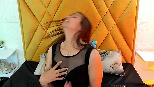 Snapshot of AmbersRouse chatting on April 2026 09:06:02 PM AmbersRouse online show from April 2026 09:06:02 PM