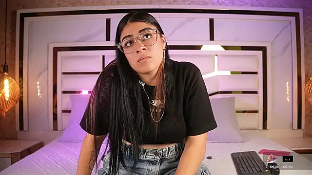 Snapshot of nicole_sm chatting on April 2026 03:31:02 AM nicole sm online show from April 2026 03:31:02 AM