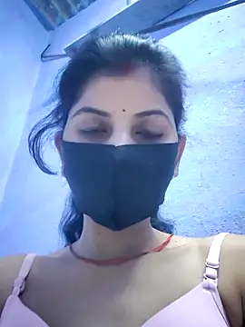 Snapshot of RUHI_1143 chatting on April 2026 06:03:02 PM RUHI 1143 online show from April 2026 06:03:02 PM