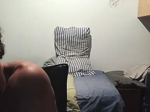 Snapshot of viewmodel- chatting on April 2026 02:20:01 AM viewmodel- online show from April 2026 02:20:01 AM