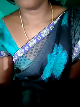 Snapshot of Tamil_Hot_HoneyBee chatting on May 2026 02:02:01 PM Tamil Hot HoneyBee online show from May 2026 02:02:01 PM