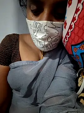 Snapshot of Tamil_Hot_HoneyBee chatting on May 2026 01:33:01 AM Tamil Hot HoneyBee online show from May 2026 01:33:01 AM