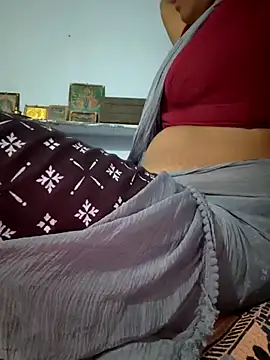 Snapshot of Tamil_Hot_HoneyBee chatting on July 2026 06:13:01 PM Tamil Hot HoneyBee online show from July 2026 06:13:01 PM