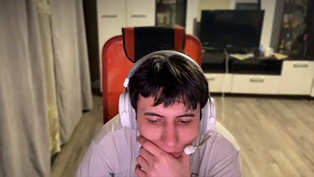 Snapshot of vialeras1 chatting on April 2026 04:20:01 PM vialeras1 online show from April 2026 04:20:01 PM