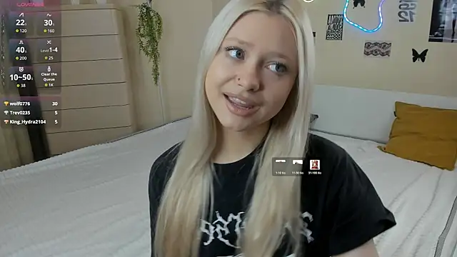 Snapshot of MidnightPoise chatting on May 2026 05:47:02 AM MidnightPoise online show from May 2026 05:47:02 AM