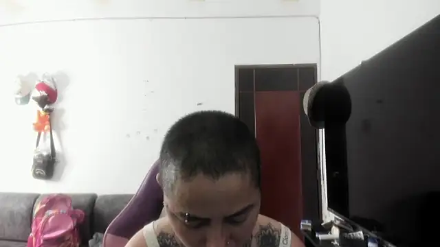romina23 online show from April 2026 09:52:01 PM