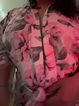 Snapshot of Miss_Lolyne chatting on April 2026 06:43:02 PM Miss Lolyne online show from April 2026 06:43:02 PM