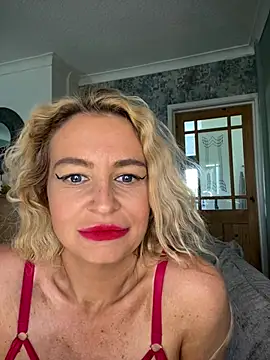 Snapshot of Sophielauren chatting on April 2026 09:40:01 AM Sophielauren online show from April 2026 09:40:01 AM