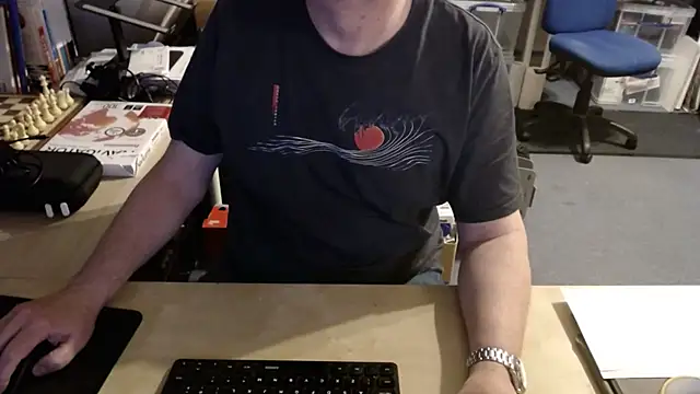 Snapshot of Harvey_321 chatting on April 2026 11:07:01 PM Harvey 321 online show from April 2026 11:07:01 PM