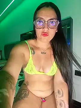 Snapshot of valeryrouse27 chatting on April 2026 11:58:01 PM valeryrouse27 online show from April 2026 11:58:01 PM